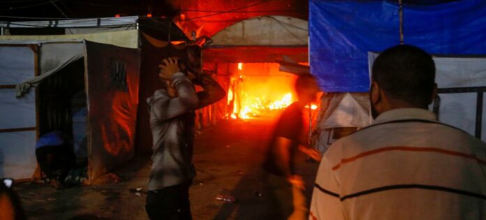 Chefe humanitária interina descreveu imagens de pacientes e deslocados abrigados perto do hospital Al Aqsa, queimando vivas
