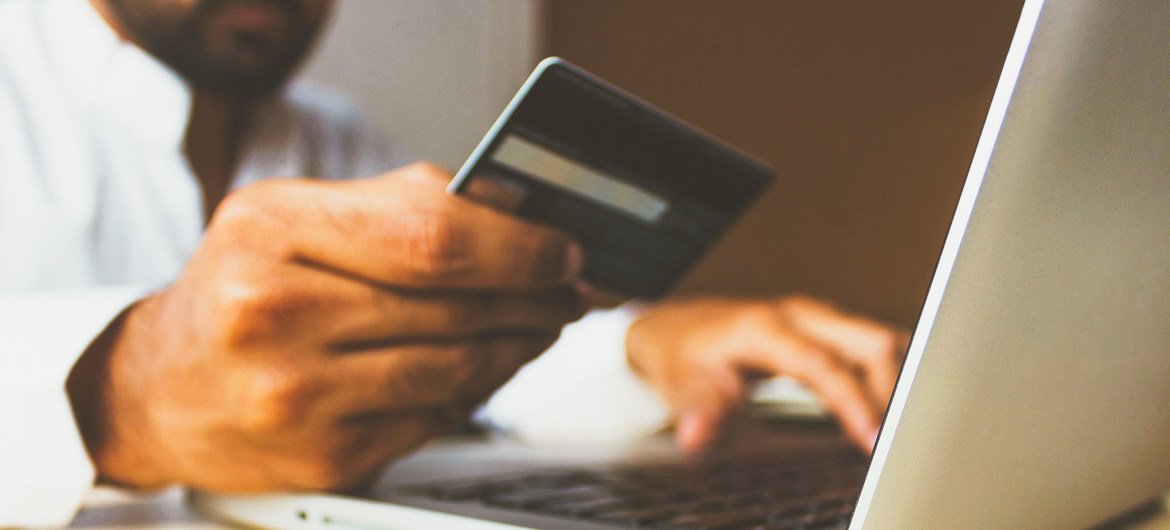 Segundo as Nações Unidas, em 2021, 2,3 bilhões de pessoas fizeram alguma compra pela internet