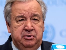 O secretário-geral da ONU, Antonio Guterres, informa jornalistas sobre a situação no Paquistão e na Índia.