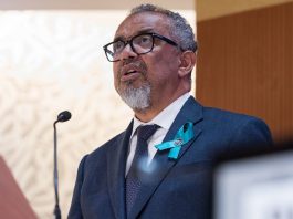 O diretor-geral da OMS, Tedros Ghebreyesus, discursa na 78ª Assembleia Mundial da Saúde em Genebra, Suíça