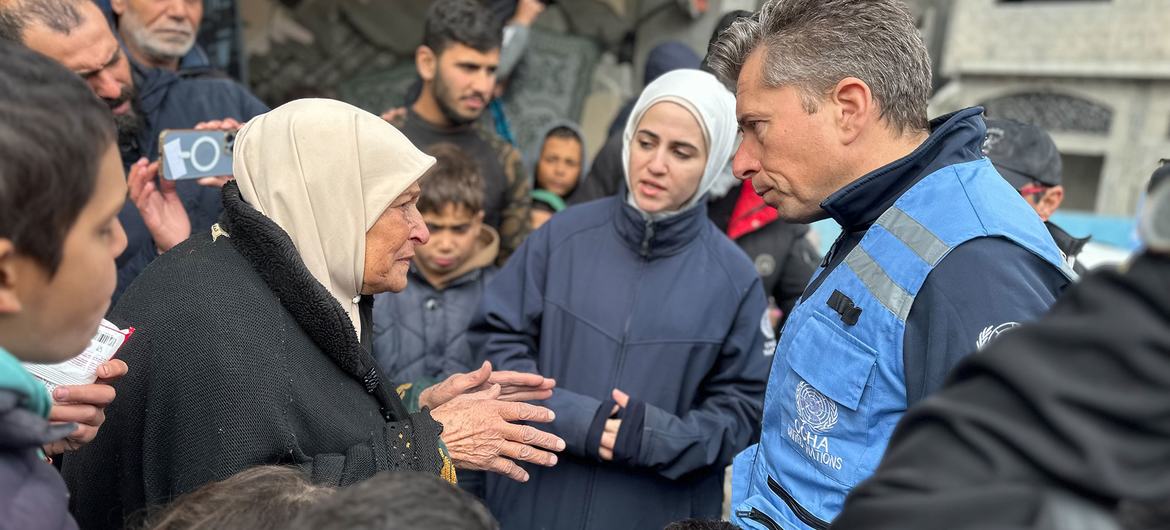 Fletcher visita palestinos em Gaza