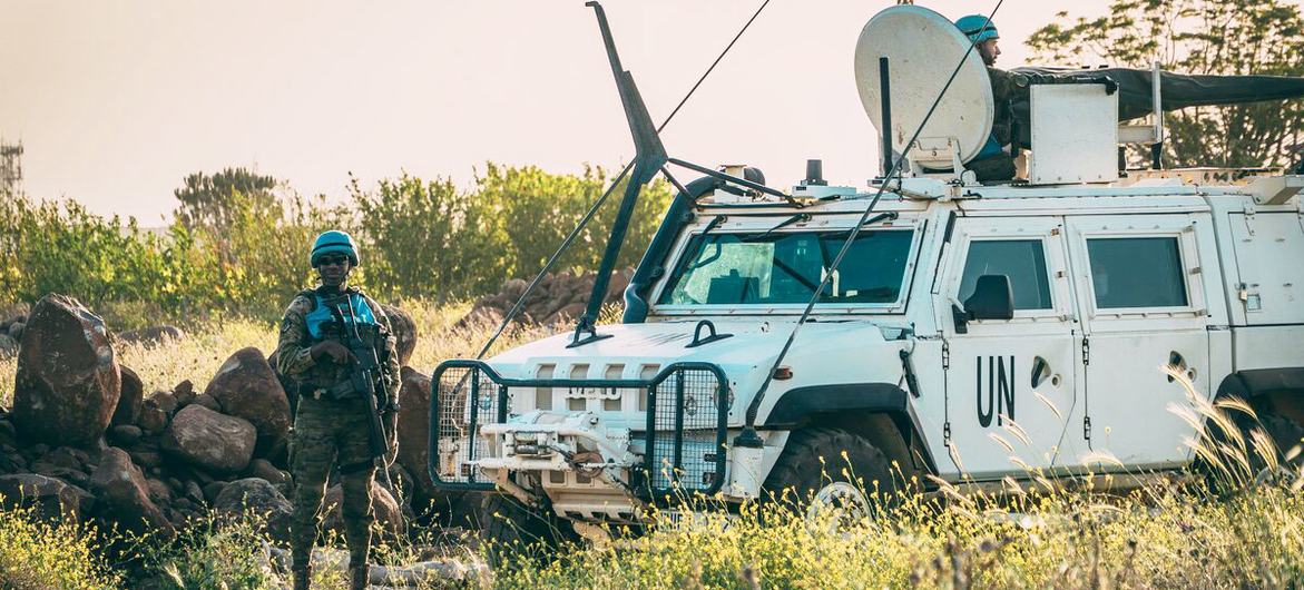 Soldados de paz da Unifil patrulhando a Linha Azul, no sul do Líbano