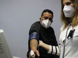 Tratamento de pacientes com hepatite no Chile