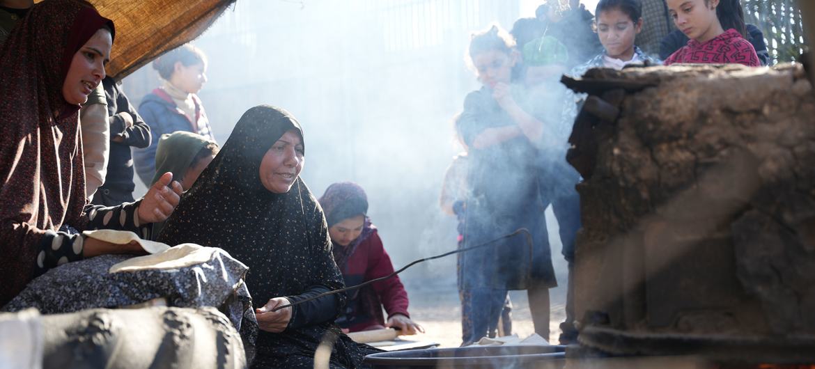 Chefe humanitário para os territórios palestinos apontou haver “enormes e crescentes necessidades de mais de 2,3 milhões de pessoas que vivem em condições terríveis” Chefe humanitário para os territórios palestinos apontou haver “enormes e crescentes necessidades de mais de 2,3 milhões de pessoas que vivem em condições terríveis”