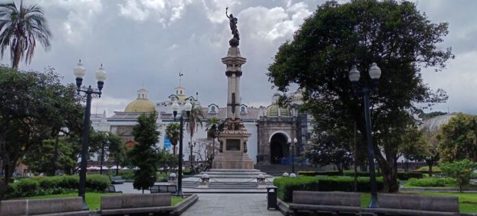 Plaza Grande de Quito, uma área muito visitada da capital equatoriana