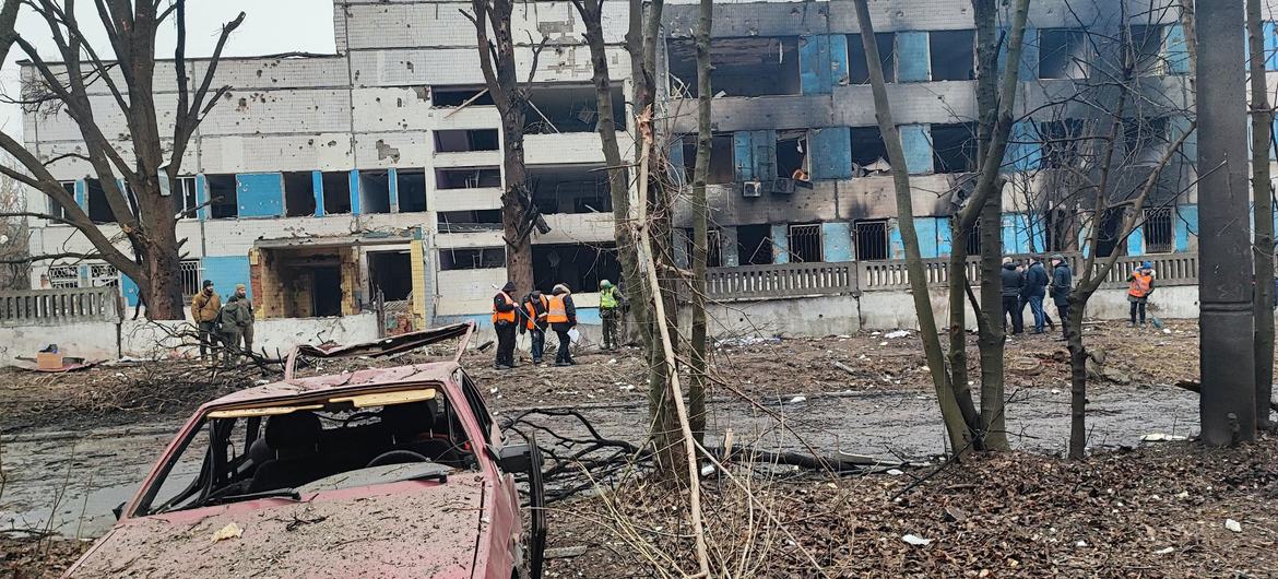 Uma maternidade em Dnipro foi gravemente danificada em ataques aéreos durante o período festivo