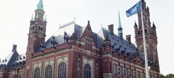 As torres e fachada do Palácio da Paz, sede da Corte Internacional de Justiça, CIJ, em Haia