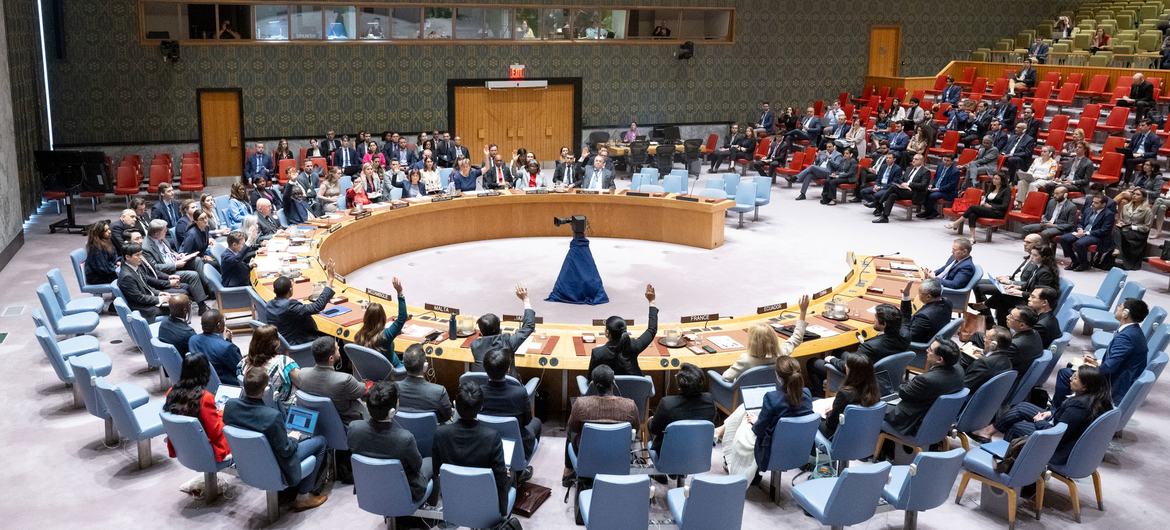 Vista do Conselho de Segurança da ONU enquanto os membros votam a favor do projeto de resolução sobre a situação em Gaza. Vista do Conselho de Segurança da ONU enquanto os membros votam a favor do projeto de resolução sobre a situação em Gaza.