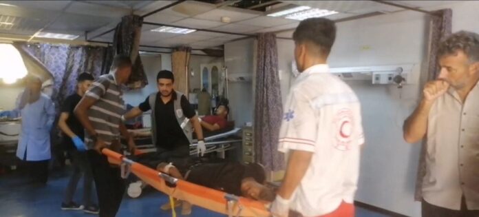 OMS e seus parceiros estão respondendo aos ferimentos causados pela série de ataques aéreos na área de Al-Mawasi, em Gaza, perto de Khan Younis