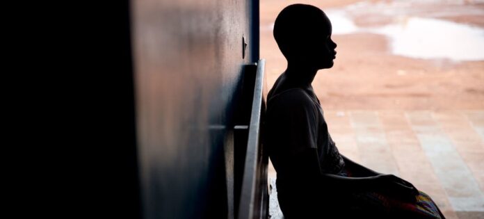 Estudo apoia implementação de programas escolares que educam tanto meninos e meninas