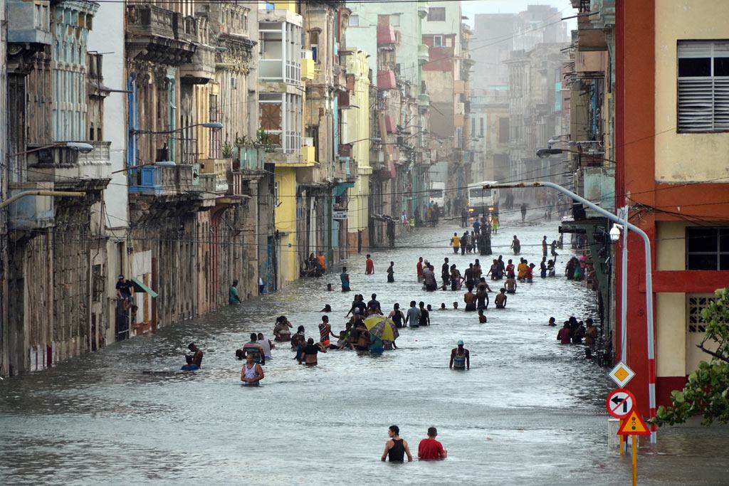 Peritos dizem que a nação caribenha pode ficar prejudicada com danos aos esforços nacionais para responder aos efeitos adversos