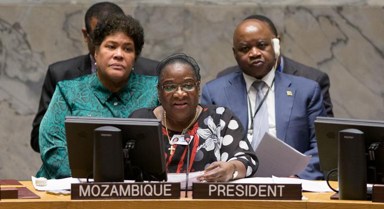 Ministra dos Negócios Estrangeiros de Moçambique, Verónica Macamo, em uma das reuniões que participou no Conselho de Segurança Ministra dos Negócios Estrangeiros de Moçambique, Verónica Macamo, em uma das reuniões que participou no Conselho de Segurança