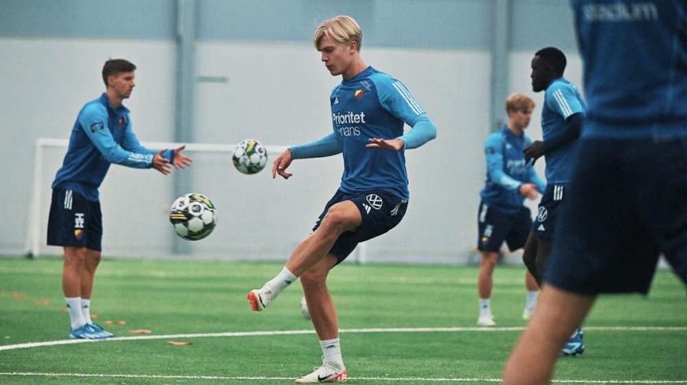 Quem é Lucas Bergvall? Captura/Djurgardens IF