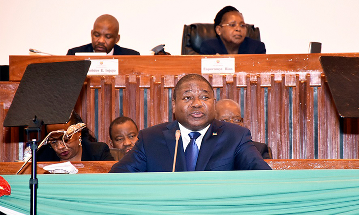 nyusi-no-parlamento