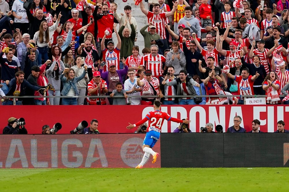 Portu celebra seu gol da vitória sobre o Barcelona. EFE