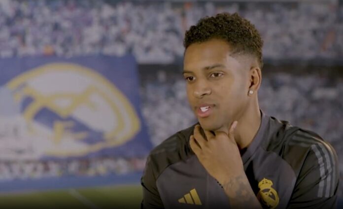 Rodrygo sugere que deixaria o Madrid e entorno o retrata: 'Ele se equivocou'. Captura/DAZN