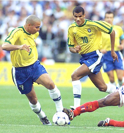 ronaldo-y-romario-afp
